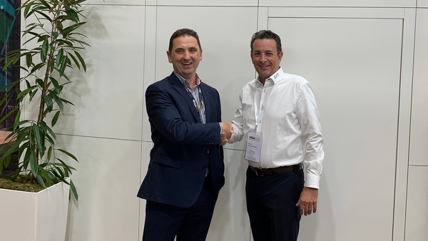 Strategische Partnerschaft Ribbon Fiber