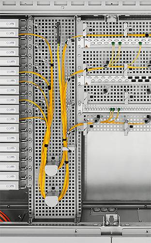 MFG Multifunktionsgehäuse mit Patchkabel Überlängenmanagement