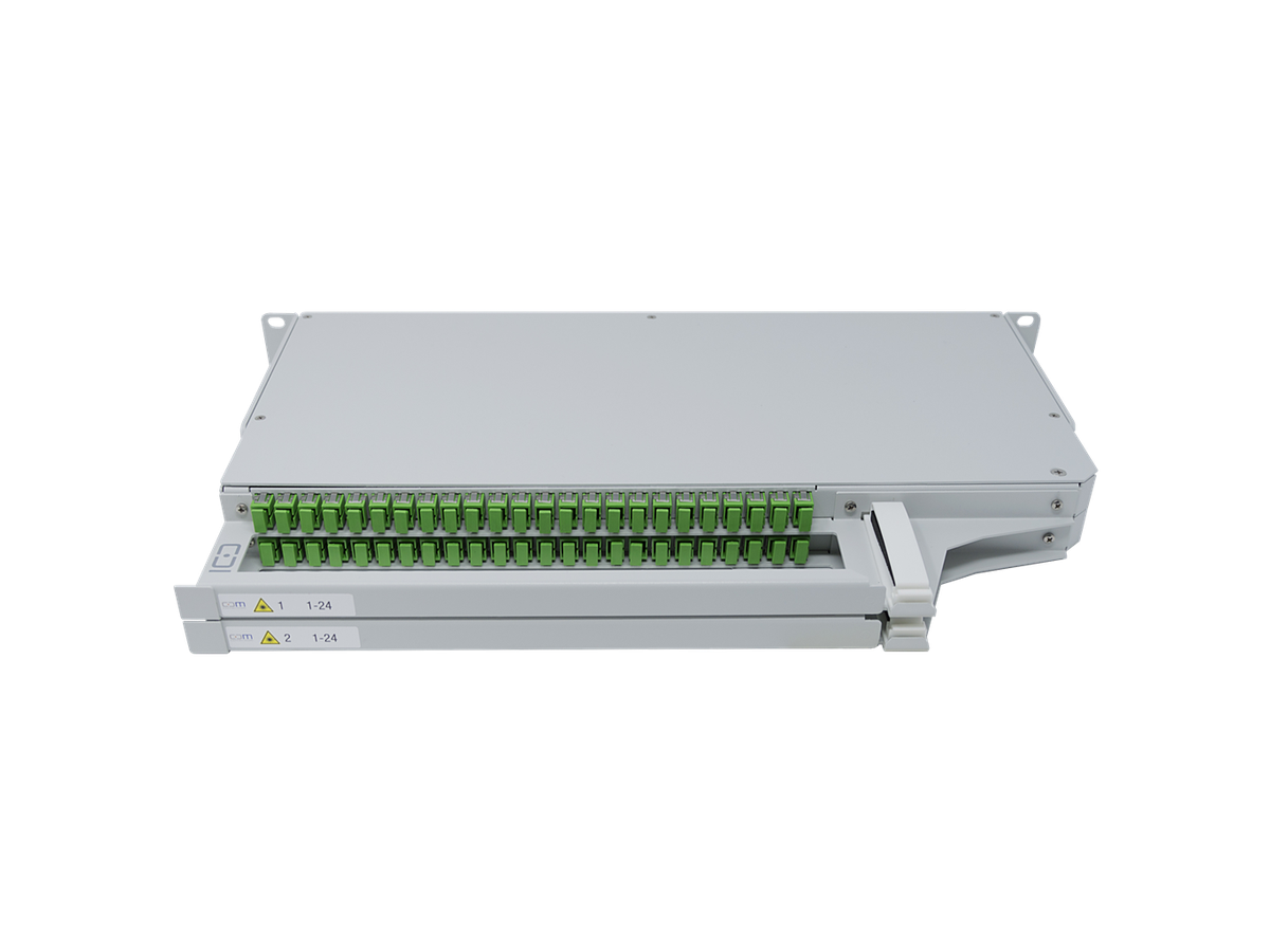 CCM Patchpanel 1HE SLITE PRO rechts