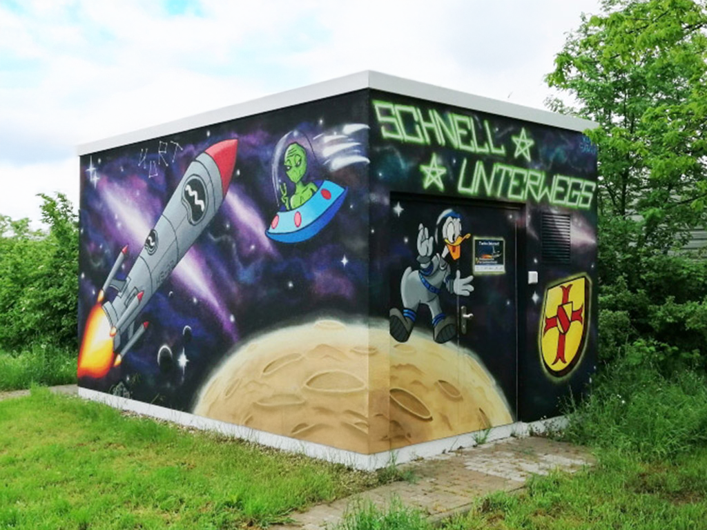 FiberCUBE Point of Presence | Glasfaser PoP Station mit Graffiti